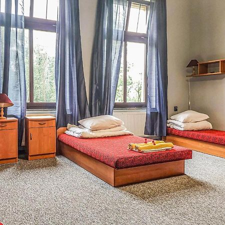 Cozy Home In Raciaski Mlyn With Kitchen Raciaz エクステリア 写真